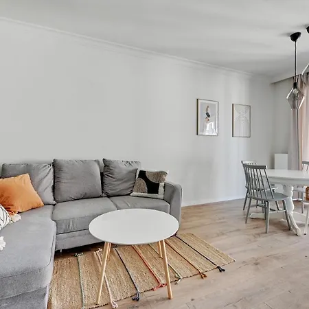 Grand - Modern Old Town Apartment